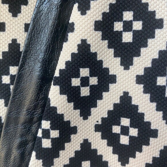 THML Dress Womens Medium Black Cream Midi Knit 3/4 Sleeve Textured Print Ladies - Picture 9 of 16